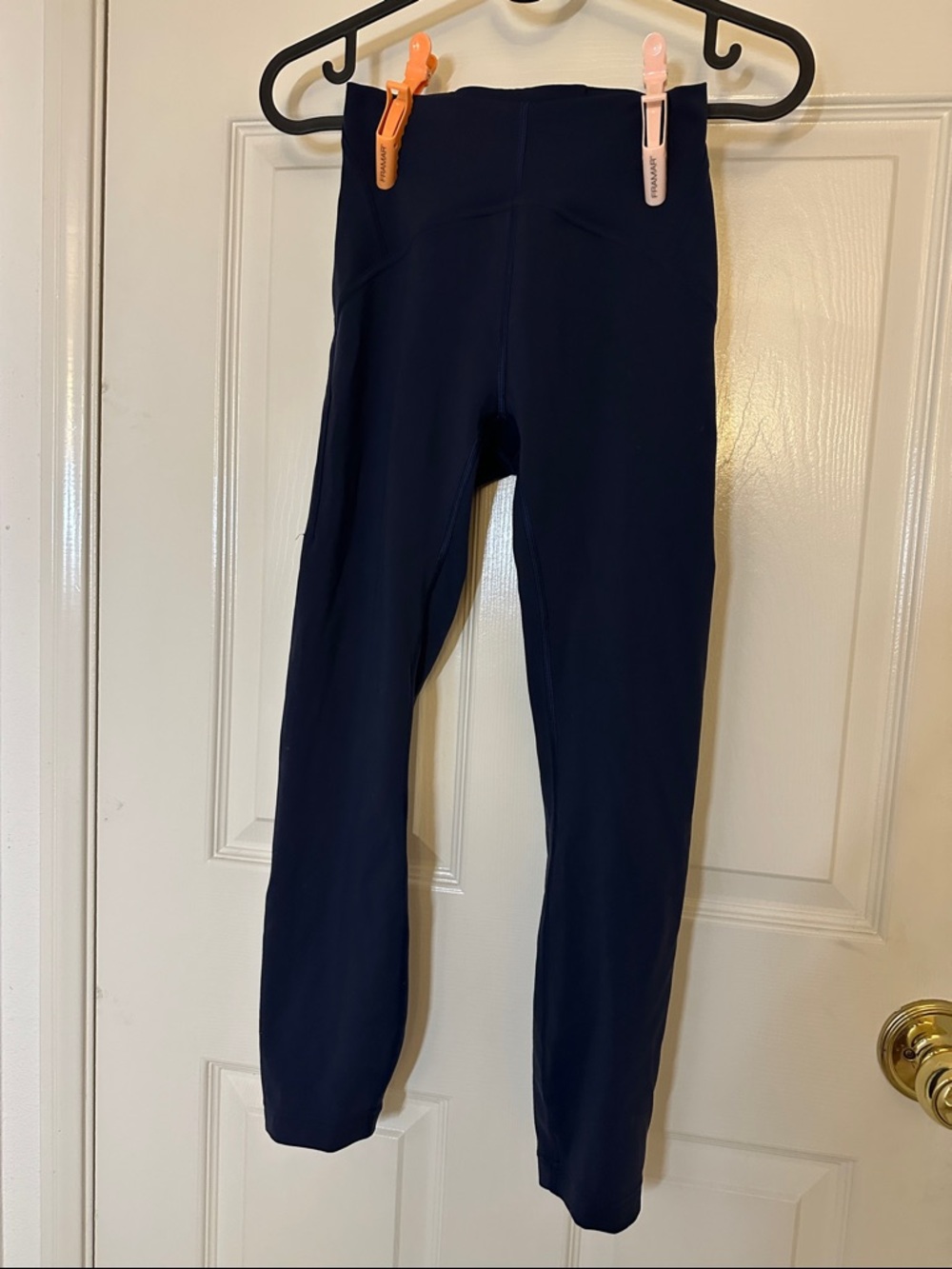 Lululemon Women’s Navy High-Waist Active Leggings cropped